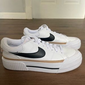 Nike Court Legacy Lift Sneakers
